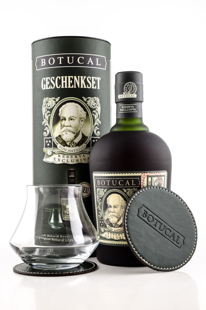Botucal gift Reserva Exclusiva 40% vol. 0.7l & glass 2 leather coasters Botucal gift Reserva Exclusiva 40% vol. 0.7l & glass 2 leather coasters