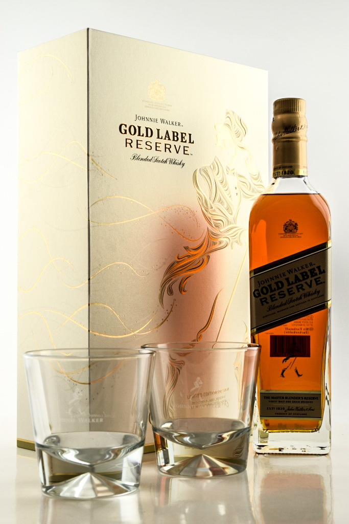 Johnnie Walker Gold Label Reserve 40% vol. 0.7l with 2 glasses Johnnie Walker Gold Label Reserve 40% vol. 0.7l with 2 glasses