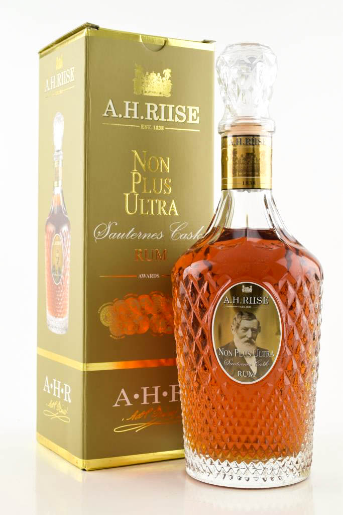 AH. Riise Non Plus Ultra Sauternes Cask 42% vol. 0,7l AH. Riise Non Plus Ultra Sauternes Cask 42% vol. 0,7l