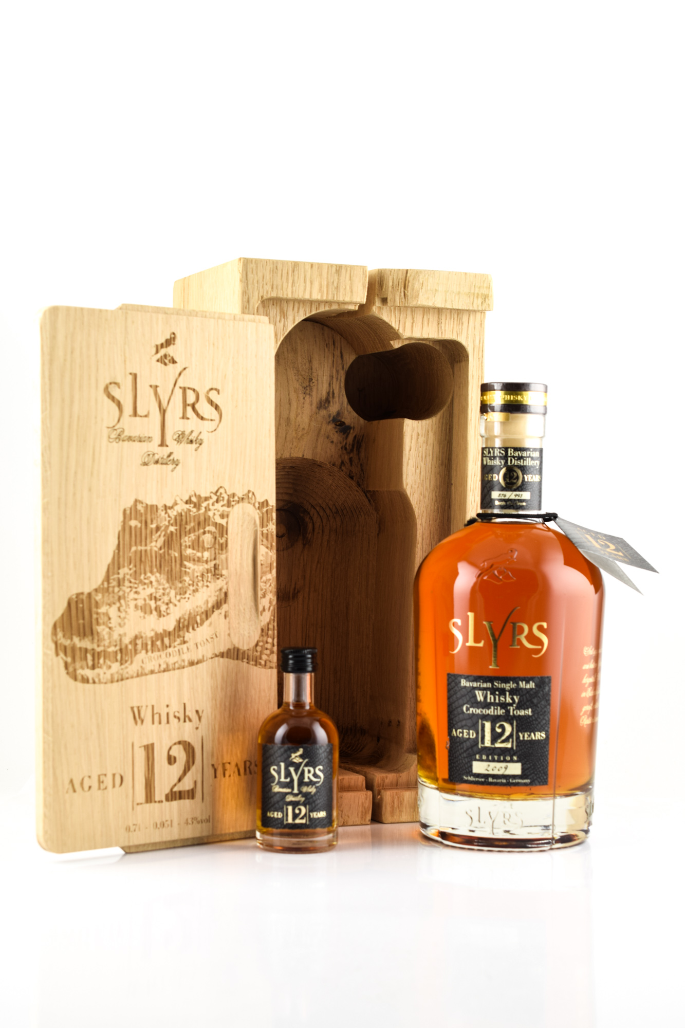 Slyrs 12 year old Crocodile Toast Finish 43%vol. 0,7l + 0,05l Mini - in Oak-Block Slyrs 12 year old Crocodile Toast Finish 43%vol. 0,7l + 0,05l Mini - in Oak-Block