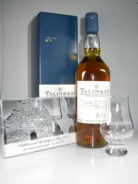 Talisker 10 Jahre 45,8%vol. 0,7l mit Glas & Tischkalender (Christmas Pack)