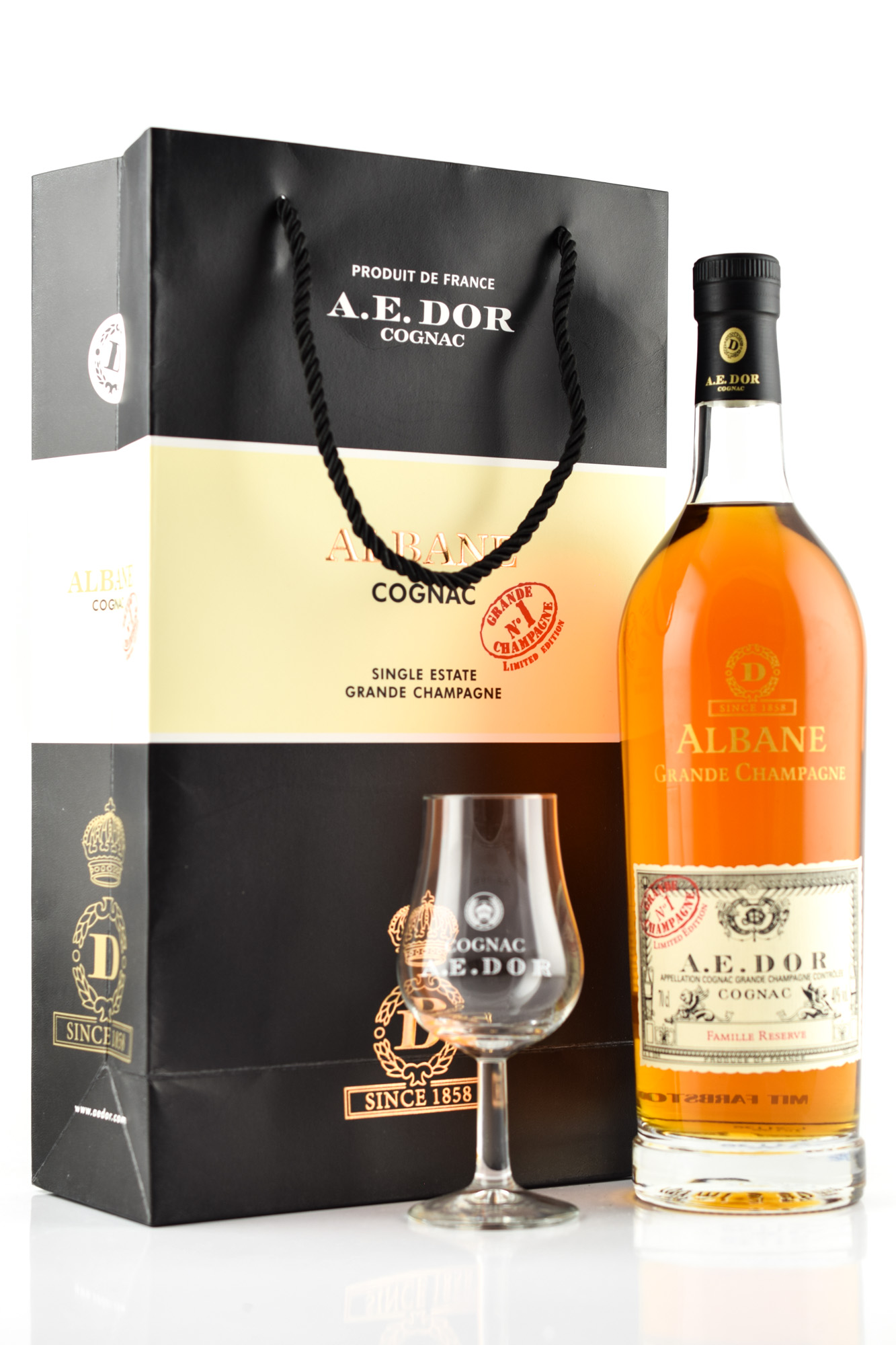 A.E. Dor Albane Grande Champagne Limited Edition 40%vol. 0,7l with two Glasses A.E. Dor Albane Grande Champagne Limited Edition 40%vol. 0,7l with two Glasses