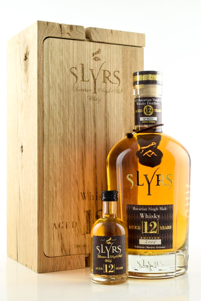Slyrs 12 Year Old Edition 2006 43% vol. 0.7l + 0.05l miniature - in oak wood block Slyrs 12 Year Old Edition 2006 43% vol. 0.7l + 0.05l miniature - in oak wood block