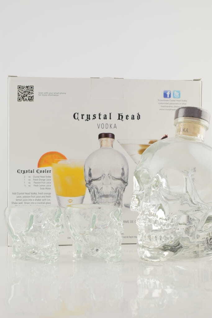 Crystal Head Vodka 40% vol. 0.7l - with 2 glasses Crystal Head Vodka 40% vol. 0.7l - with 2 glasses