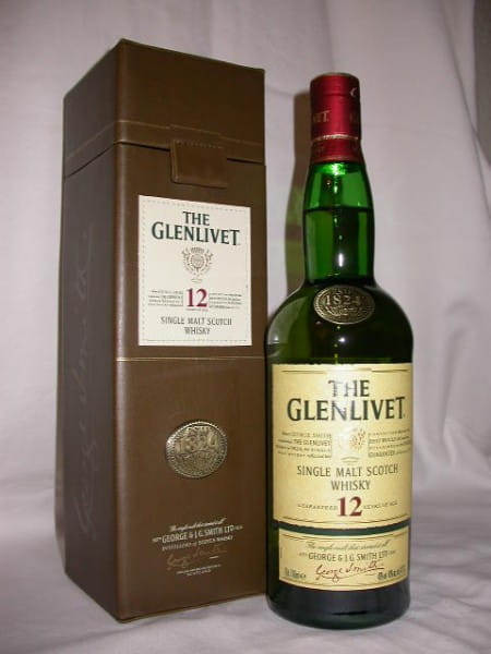 Glenlivet 12 Year Old 40% vol. 0.7l - leather box