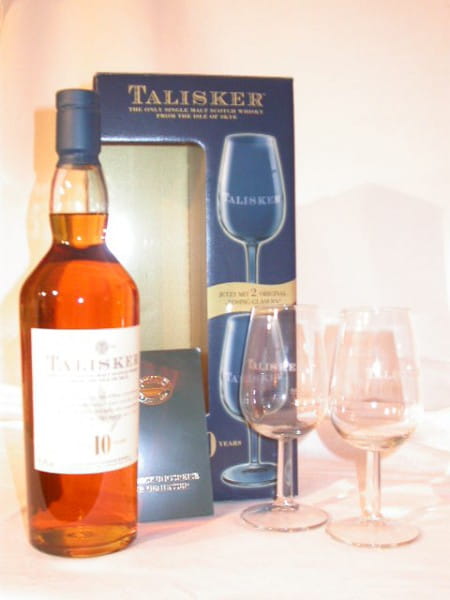 Talisker 10 Year Old with 2 nosing glasses 45.8% vol. 0,7l